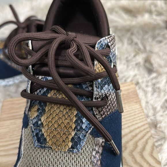 Steve Madden Cliff Round-Toe Lace Up Sneakers Multi Snake Pattern Size 7 M - Picture 14 of 17